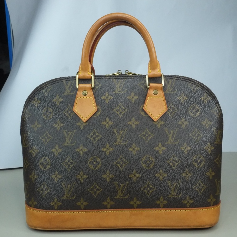 💕Louis Vuitton💕
Alma Handbag Monogram Canvas PM